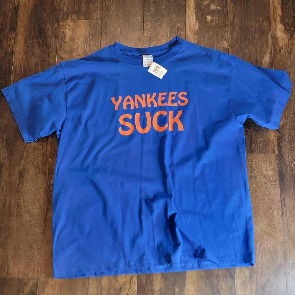 Yankees Suck T-shirt, Size XL, Baseball, MLB, Foot Locker, New With Tag